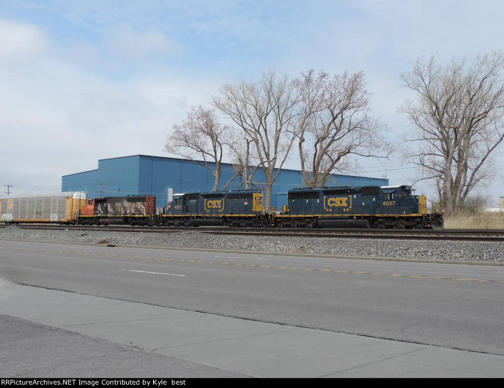 CSX 4017 on Y131